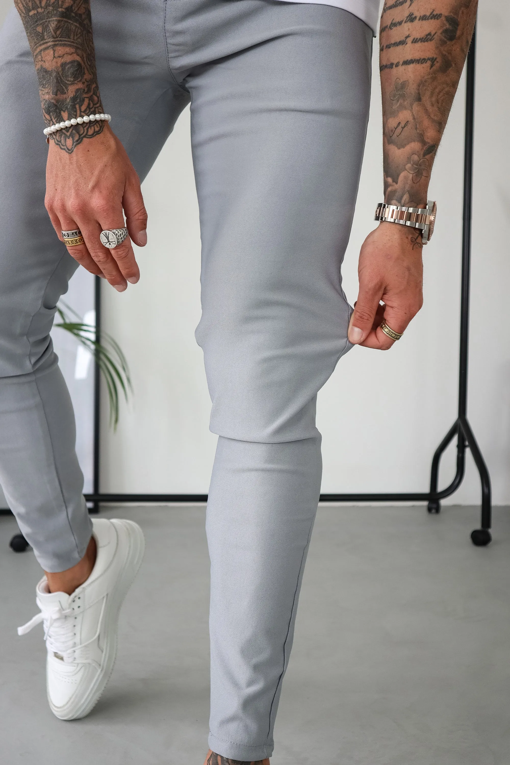THE AVANI TROUSERS - Image 11