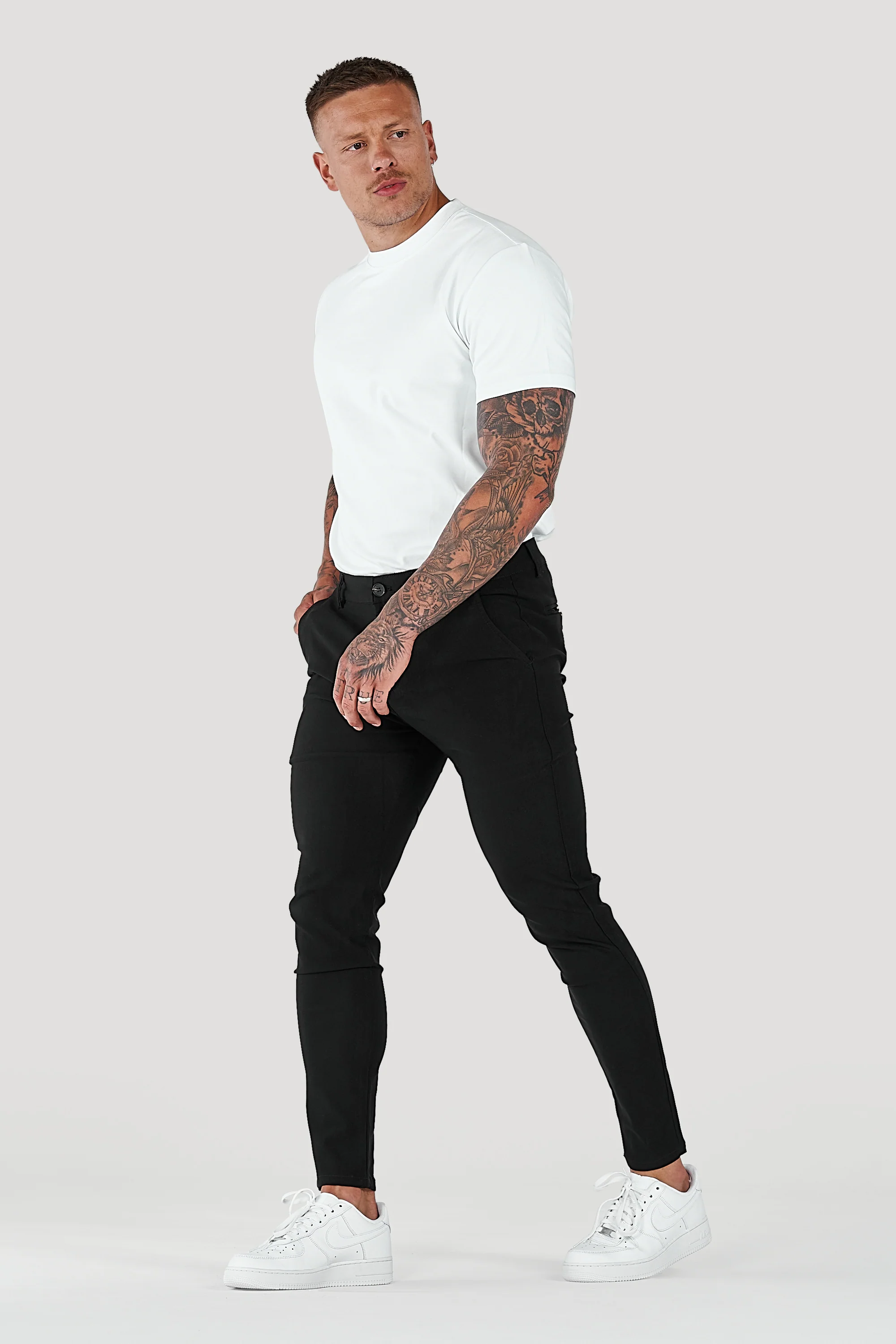 THE AVANI TROUSERS - Image 18