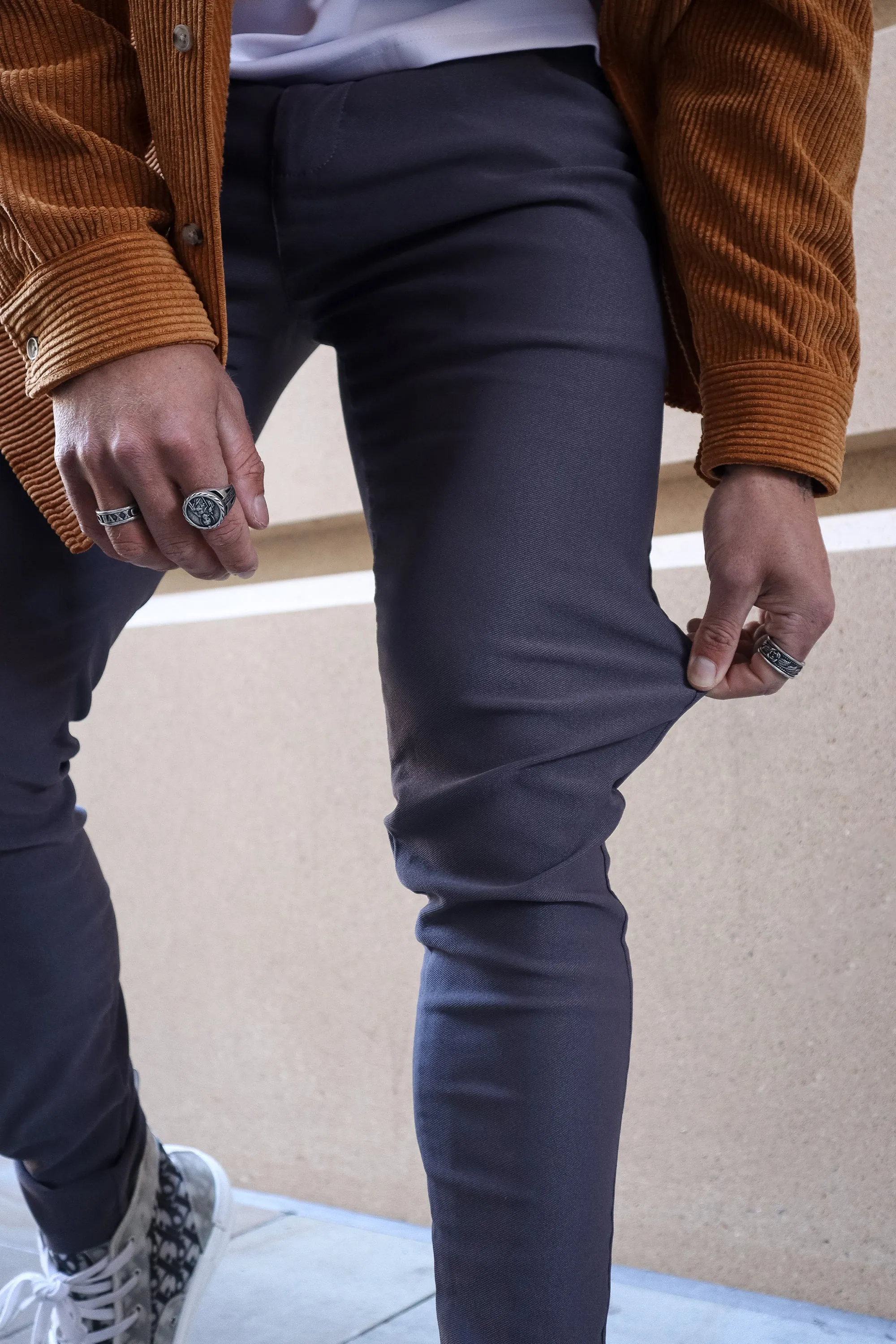 THE AVANI TROUSERS - Image 31