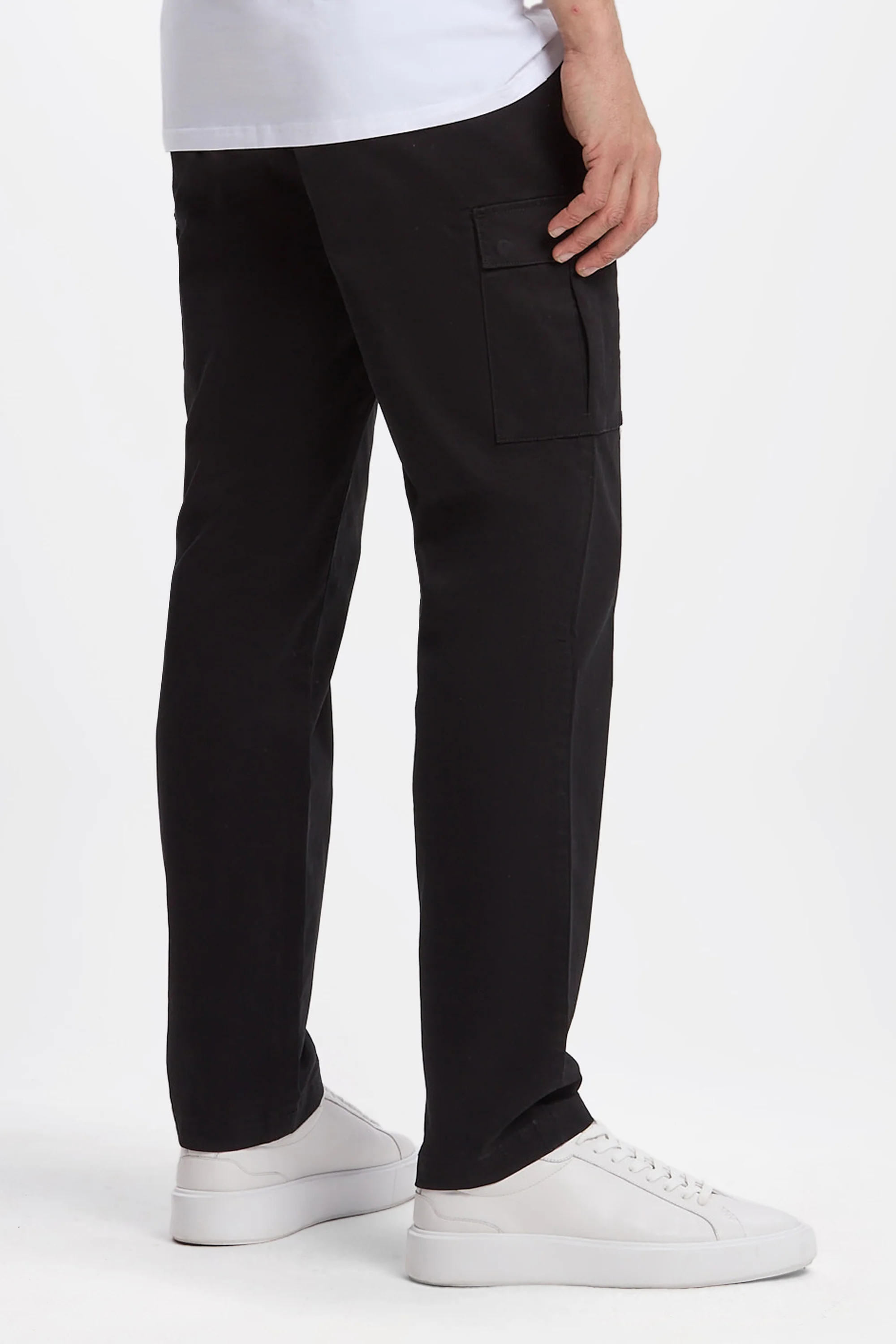 THE CARGO TROUSERS - Image 4