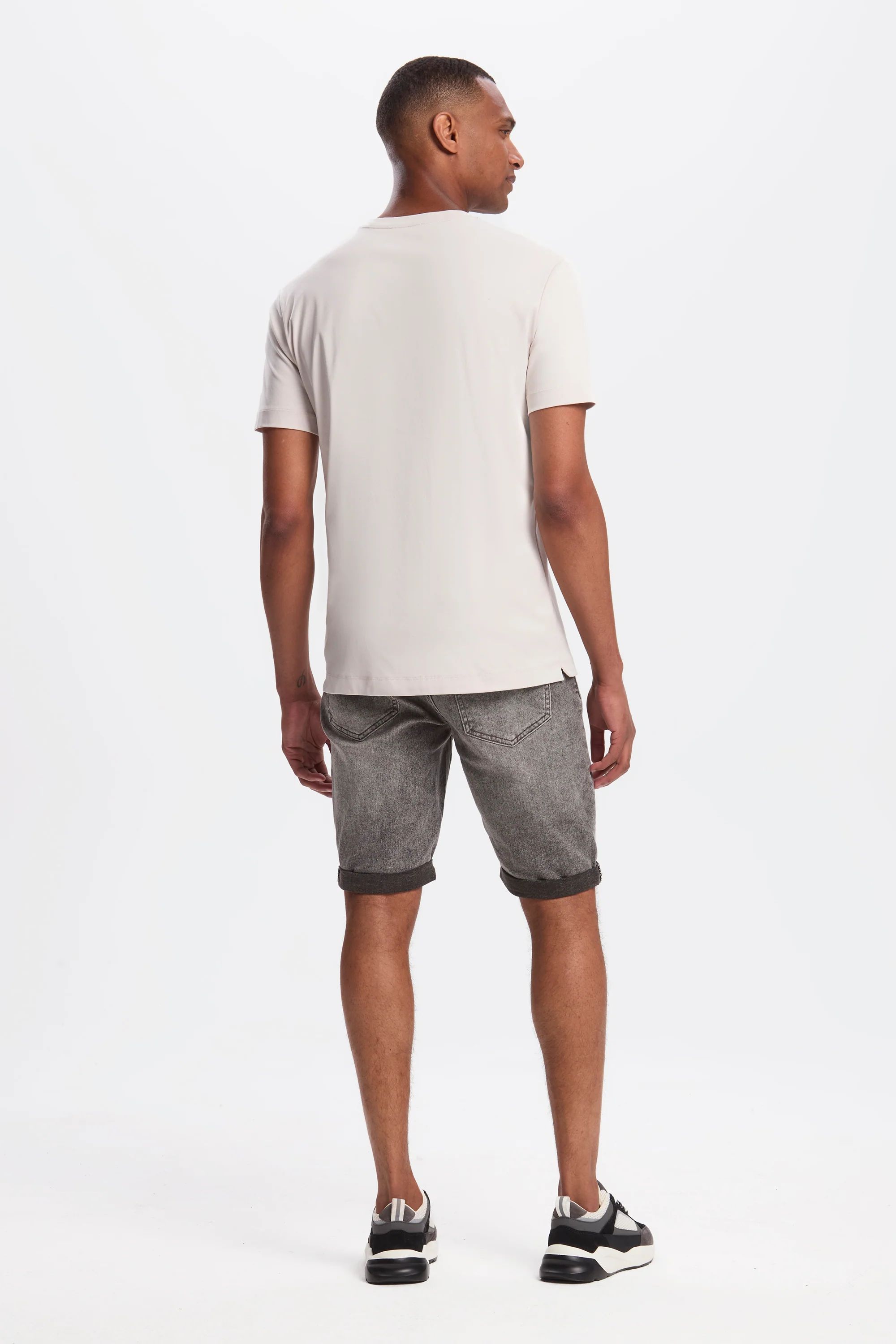 THE LORENZO SHORTS - Image 9