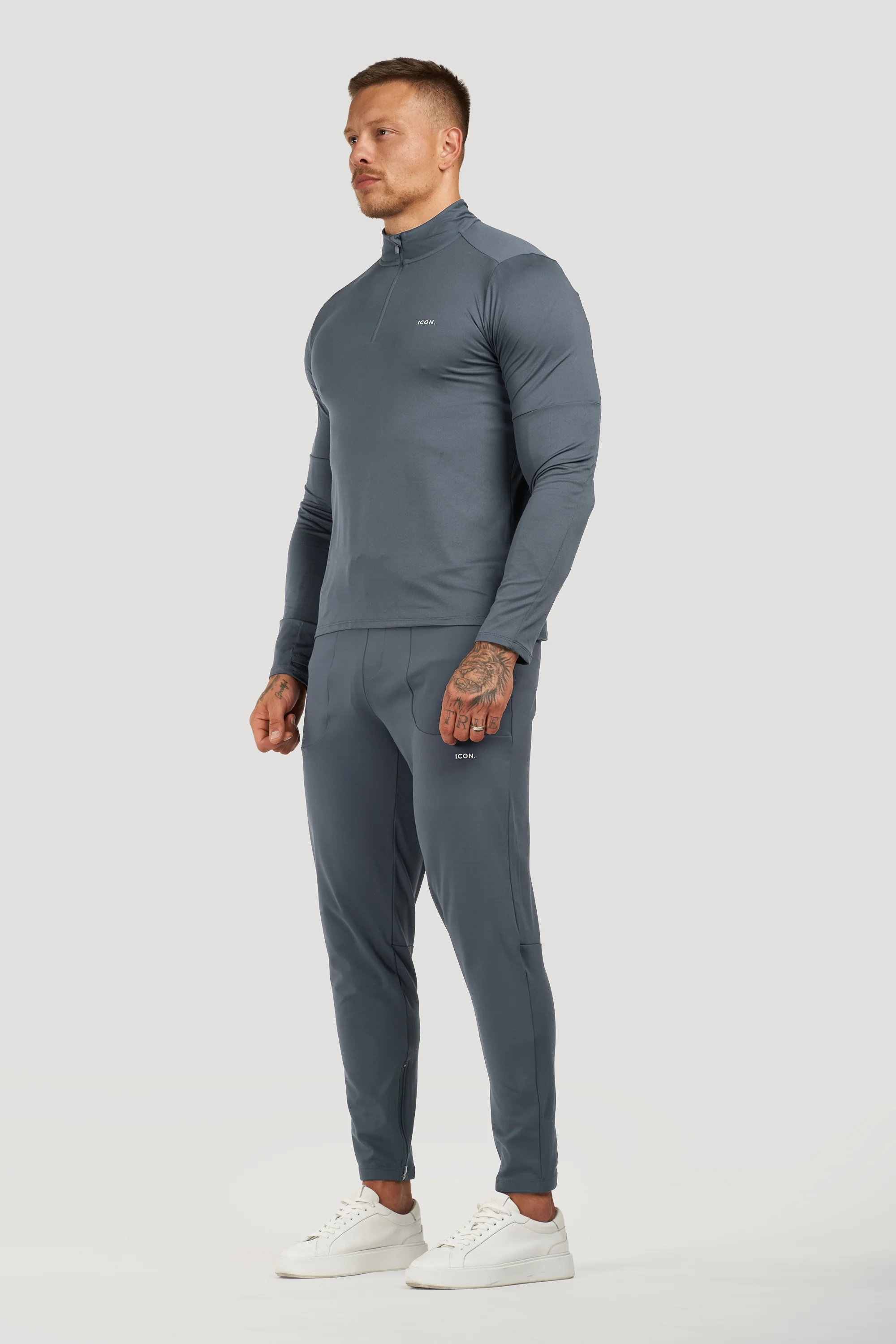 THE ICON ACTIVE HALF ZIP - Image 32