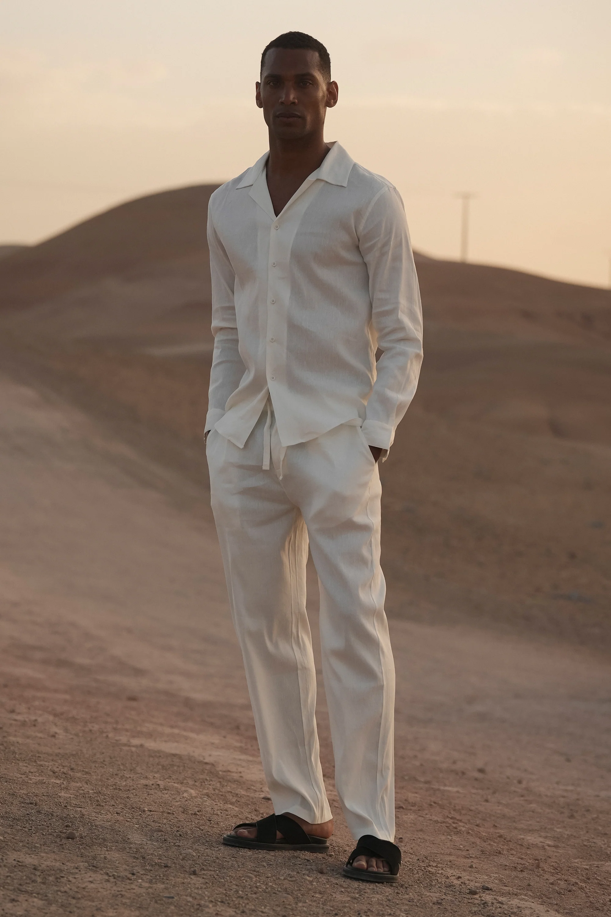 THE LINEN TROUSERS - Image 19