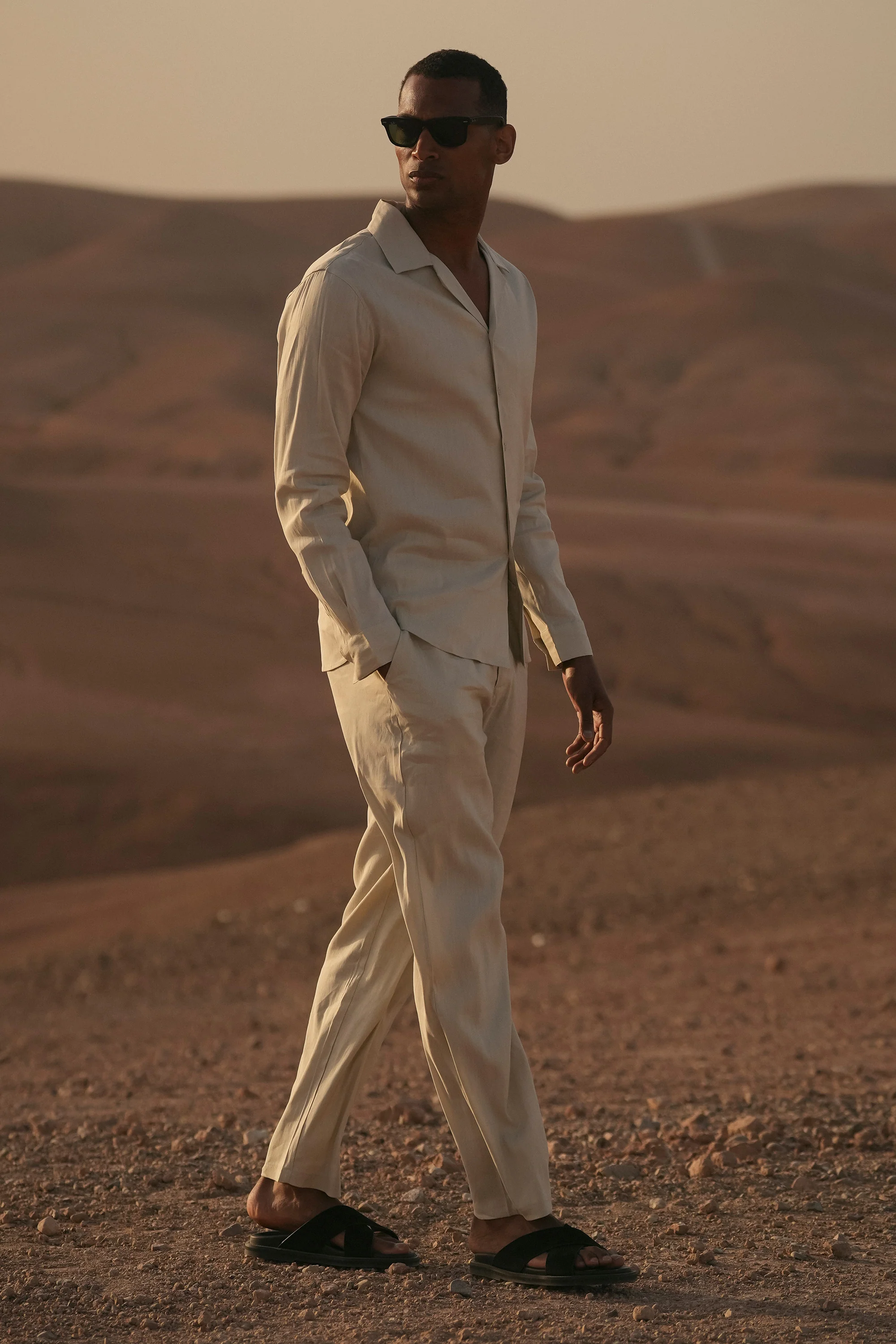THE LINEN TROUSERS - Image 4