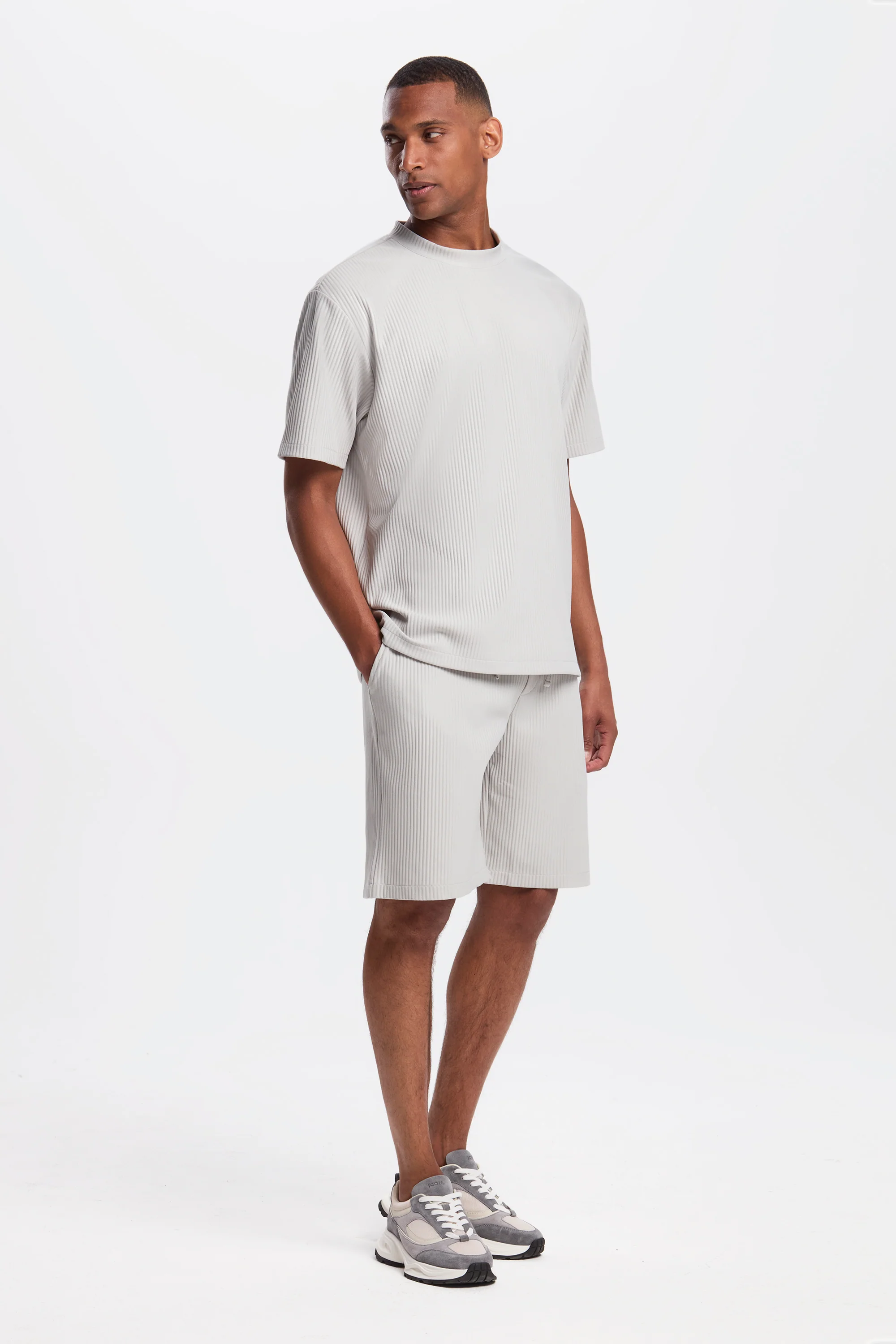 THE PLEATED SHORTS - Image 14