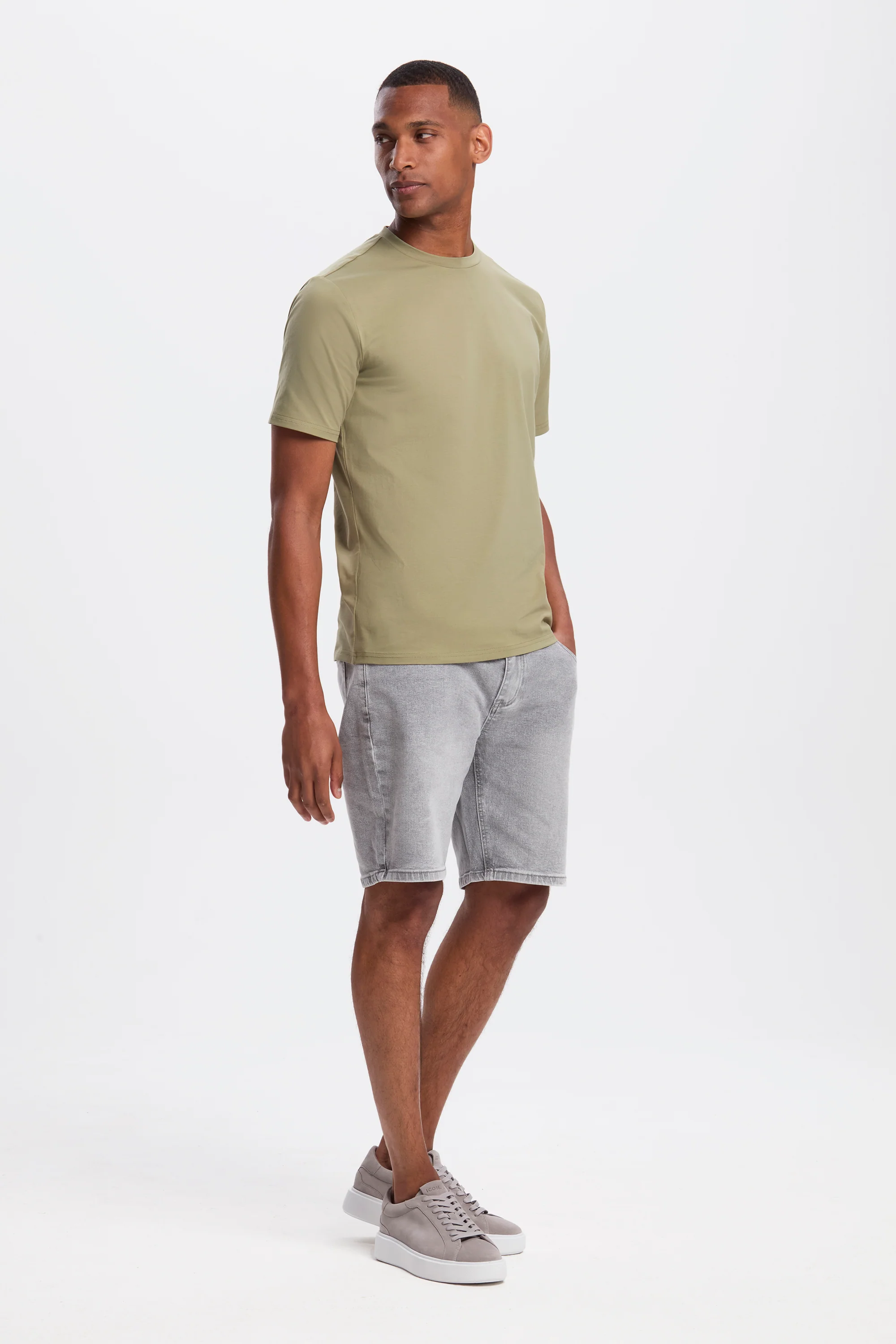 THE REGULAR T-SHIRT - Image 24