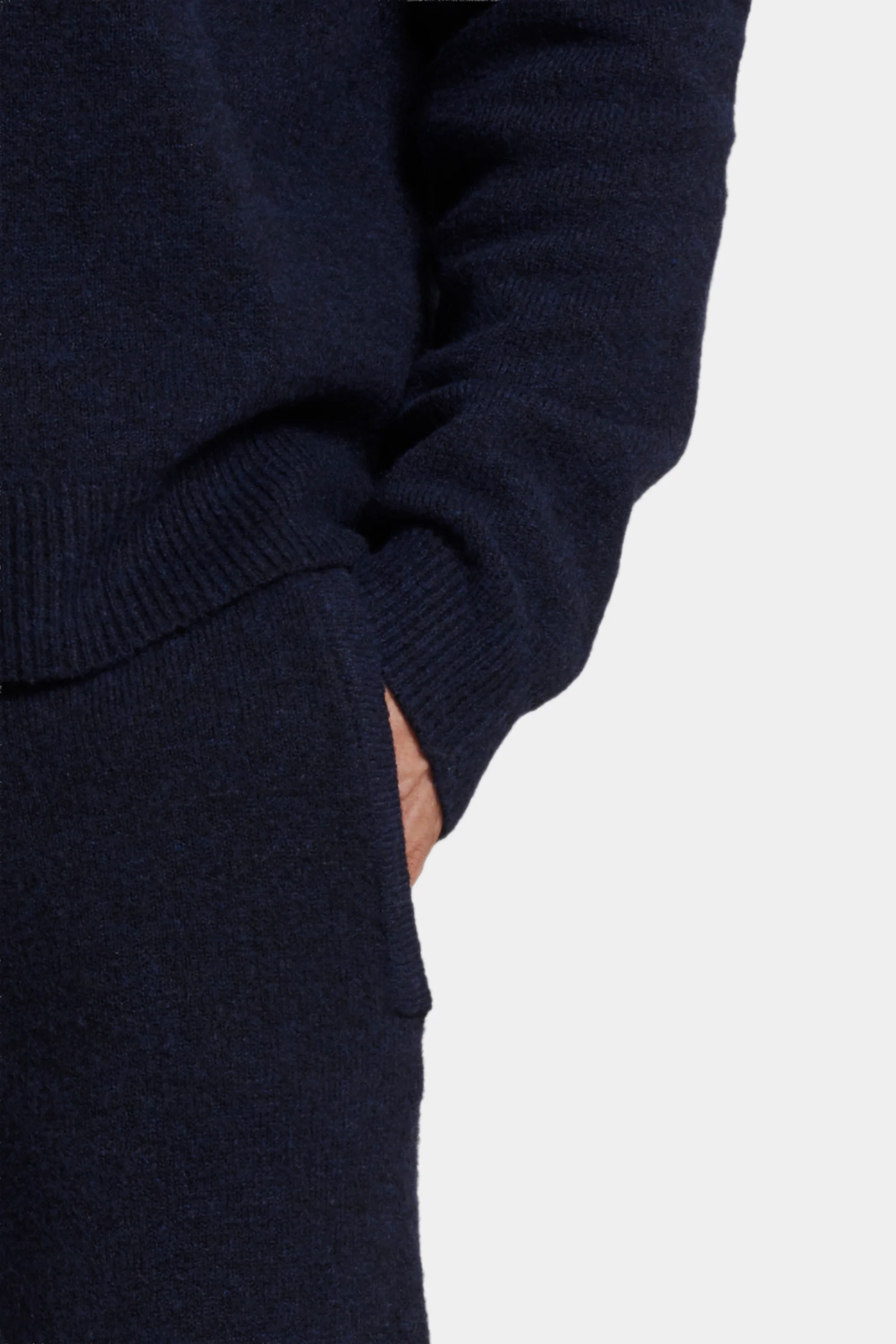 THE SAVONA JOGGER - Image 13