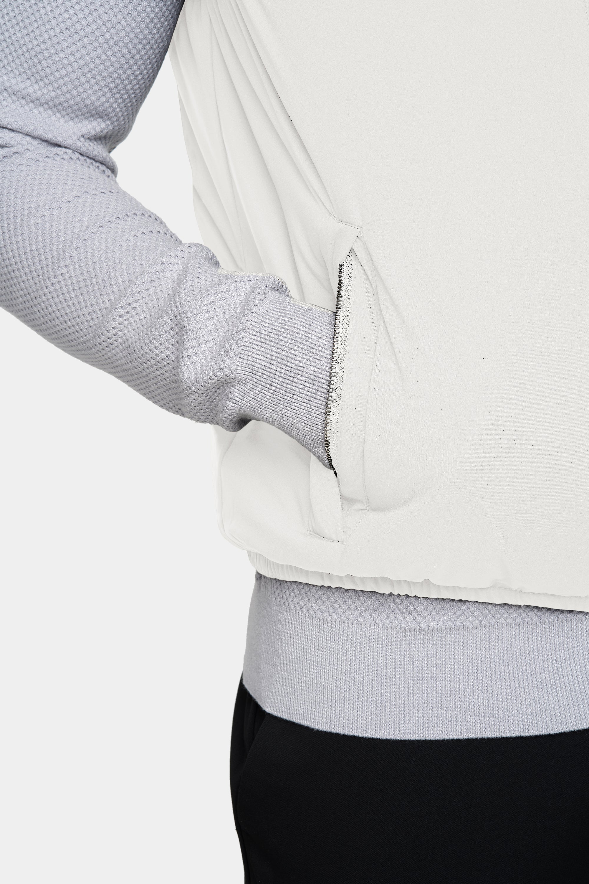 THE TRAVEL BODYWARMER - Image 12